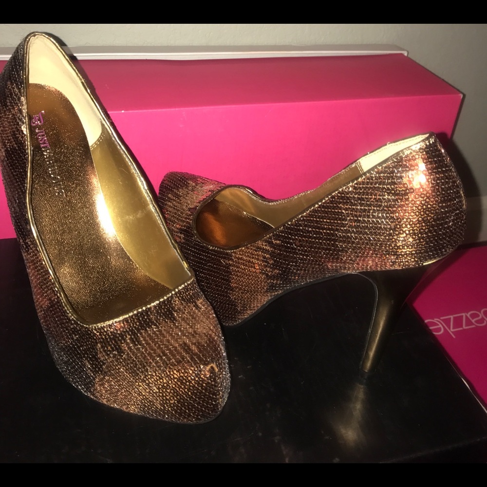 Shoedazzle bronze Sequinedstiletto heels NIB 9